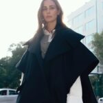 Javiera Díaz de Valdés Instagram - #yendome 🚶🏻‍♀️🚶🏻‍♀️‍➡️con este look @lamartic_ @maria_paz_urra_ @libra_skincare @santo_herrera_ @martinasshoots #provi