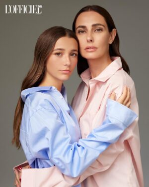 Javiera Díaz de Valdés Instagram - Felices y agradecidas de ser parte de la última portada de @lofficielchile para este día de la madre. 
Gozamos en la sesión de fotos y muy cómodas en la entrevista, hablando de nuestra relación, recuerdos y proyectos con @rosamackenna y por supuesto de mi marca @libra_skincare 
Aquí van las fotos preciosas hechas por equipo de lujo. 
Dejo link en bio para quienes quieran leerla. 
Foto @carlosortegaphoto 
Estilismo @romimoralesr asistente @cris.zeladda 
Maquillaje, pelo y tanta creatividad @maria_paz_urra_ asistida por su maravillosa hija  @makeupbygaila con productos de la marca de maquillaje chilena @okwu_chile 
Entrevista @polmedok 
Gracias @jaguilerav por tratarnos como reinas.
#lofficielchile