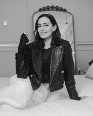 Javiera Díaz de Valdés Instagram - AMÉN ROOM en @hotelbidasoa x @amenleather y @grisanticussen_cl y esa chaqueta de la última colección de @amenleather de la querida @belemunozg @thecollectivecl 🦢 gracias por la invitación. 🤍
