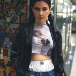 Javiera Mena Instagram - Esperando el día de volver a encontrarnos en Santiago este 28 de diciembre en el @coliseosantiago . Estoy muy contenta con todo el cariño que siento al leer sus peticiones de canciones para este especial concierto a la carta 🥹 ✍🏼 Van quedando pocos tickets, así que no se duerman y vayan a @puntoticket! Si no aún no me mandan sus canciones para el setlist de "Querida Javiera" les dejo el formulario en el link de mi Bio… Les deseo lo mejor siempre Javiera 🪷