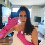 Javiera Mena Instagram - Tarde de recogimiento y camuchi. A guardarse y prepararse para el Scorpio full moon penumbral Eclipse 🌗🌘🌑 #plenilunio #peligrosa #cuidado #peligro #eclipse