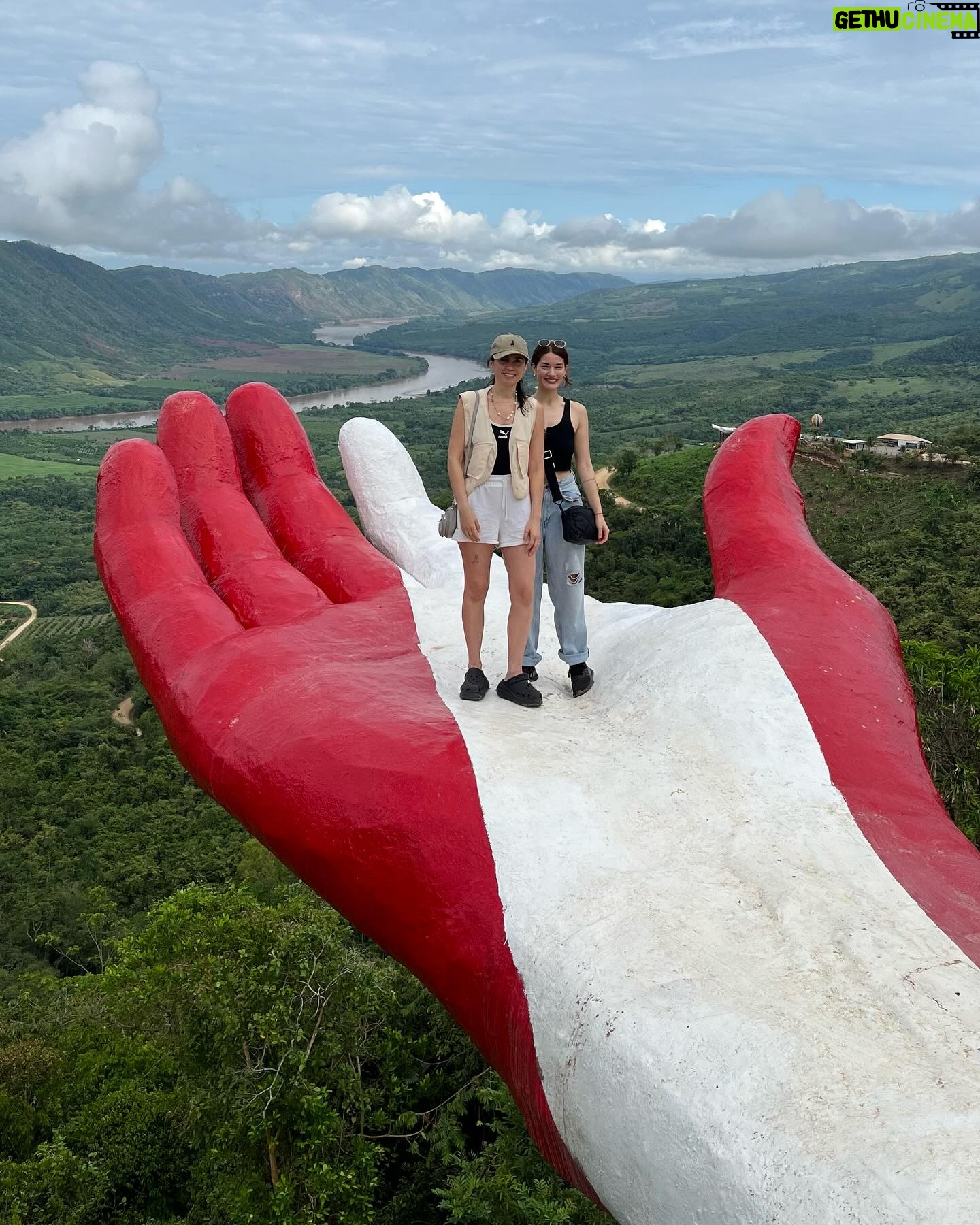 Javiera Mena Instagram - Días profundos adentradas en el amazonas 🇵🇪 🌴 🫶 Perú
