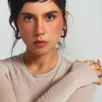 Javiera Mena Instagram - Siguen siendo días de profunda gratitud 🤲💕 he disfrutado junto a uds cada uno de los shows que realizamos estos últimos meses, por eso antes de despedirme de Chile 🇨🇱 quisiera dejarlos a todos invitados este 28 de marzo al último show de la gira 🥲 Esta vez en @clubamanda 🕺 Entradas ya disponibles en Passline 📍 Fotos x @rodphotography 📸