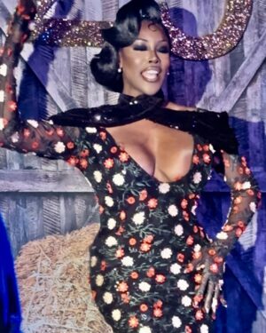 Jazelle Barbie Royale Instagram - "The most successful people see adversity not as a
stumbling block, bụt as a stepping-
stone to
"
greatness. 🖤🖤👸🏾