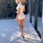 Jazmin Johnson Instagram – Hi friends, Happy Sunday 

☀️ The sun is shining today in LA! IThere’s something about continuing on the path of being my best that has me tapped in. Could be how much it inspires others, or the fruitful journey of learning your power through the process. Whatever it is, I’m in & I’m loving it #ootd #style #longlegs