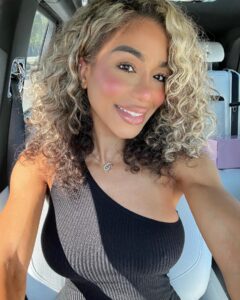 Jazmin Johnson Instagram - Hiiii, how are you?! 🤍 #happysunday