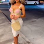 Jazmin Johnson Instagram - Discipline is a muscle, anything you train consistently will get stronger so make sure you’re training the right things in the right way 😉🥰🤍 Wishing you a wonderful week ahead. #grace #gratitude #elegance #style
