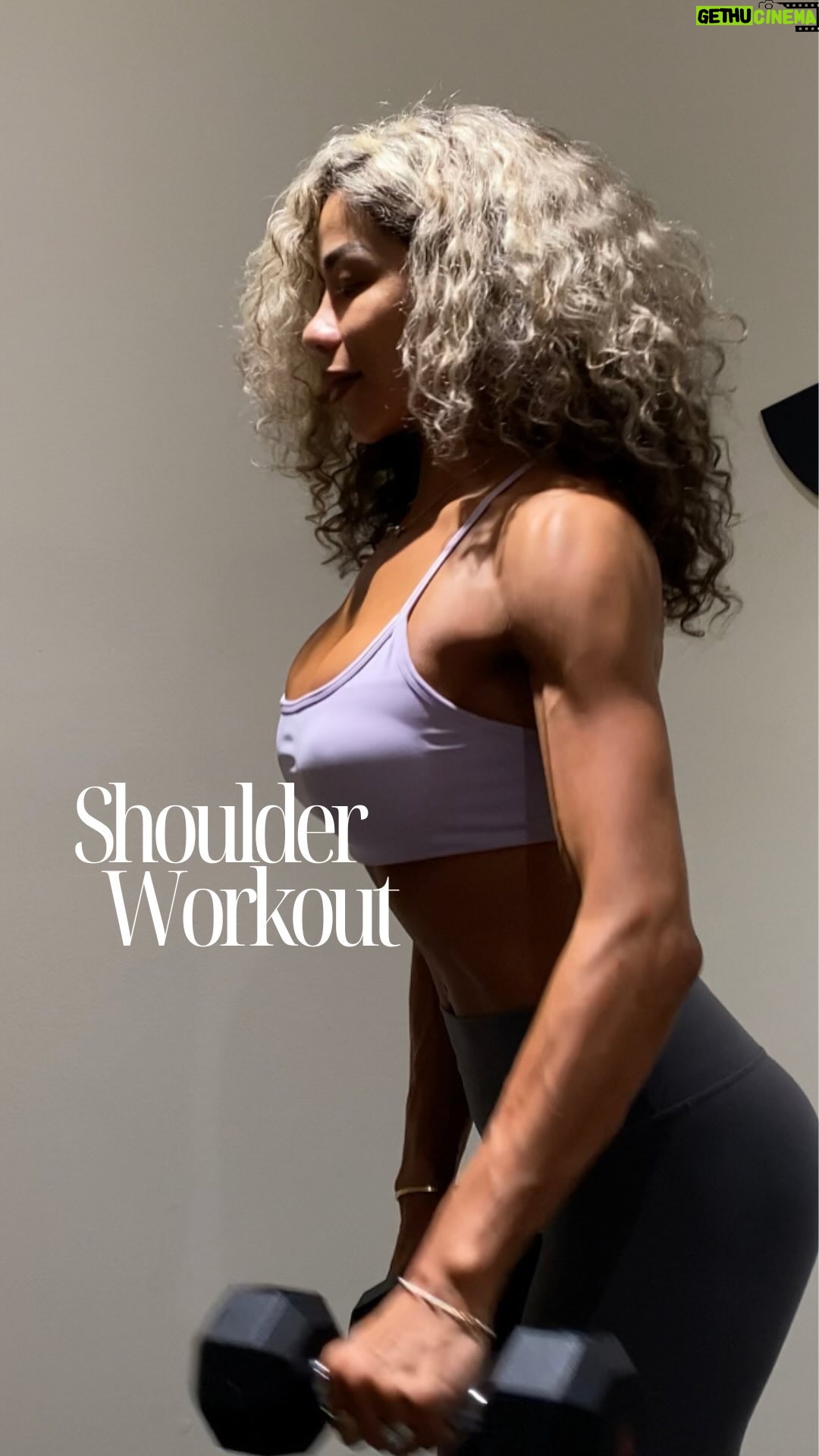 Jazmin Johnson Instagram - Shoulder workout! Some pieces went by fast, there are 3 exercises! I’m getting over a cold, so I used 5 pound weights for some of the workouts, use a challenging weight. Try to be consistent with your rest time I recommend 30 seconds or less in between sets so you keep your heart rate up, any questions you have down below. Like, share or comment if this was helpful thanks guys bye. #shoulderworkout #fitchick #strongwomen #mentalhealth #npcbikini