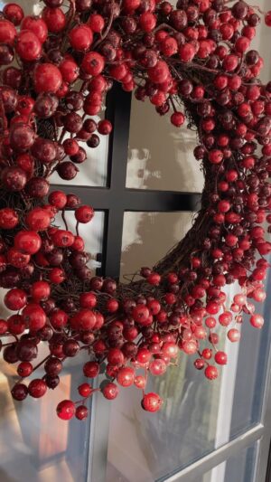 Jazmyn Simon Instagram - Always a good time holiday decorating with @jazmynsimon . Pizza, bubbly and lots of laughs. Not to mention her home is 😍😍😍. As I said last year her kids tree is my favorite - all the feels.
