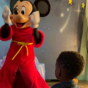 Jazmyn Simon Instagram - It was somebody’s 4th birthday today and what a time we had! Thank you to @disneyland & @disneyparks for helping us create magical moments and childhood memories! It was a day filled with fun, love and magic that will surely be a day we will never forget. Happy 4th Birthday to our son Levi! We love you so very much! ❤️☀️🎂 #HappyBirthday #Disneyland #FamilyTime