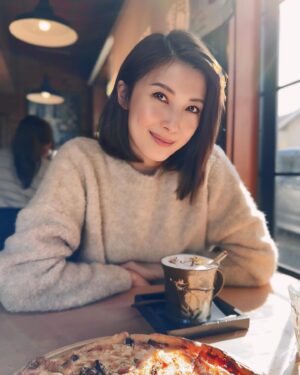 Jeanette Aw Instagram - Just suddenly missing these pizzas I had while I was in Takasaki. I believe it’s one of the best I’ve ever had.