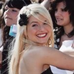 Jeanette Biedermann Instagram – „WENN DU ETWAS SCHÖNES IN JEMANDEM SIEHST, SAG ES DIESER PERSON. ES DAUERT NUR SEKUNDEN ES AUSZUSPRECHEN, ABER DIE ANDERE PERSON WIRD SICH VIELLEICHT EIN LEBEN LANG DARAN ERINNERN.“

Ich wünsche euch einen guten Start in die neue Woche und einen wunderschönen Montagabend! #hugs 

#throwback #cute #jeanettebiedermann #2000s #musik #neuemusik #sing #🫶