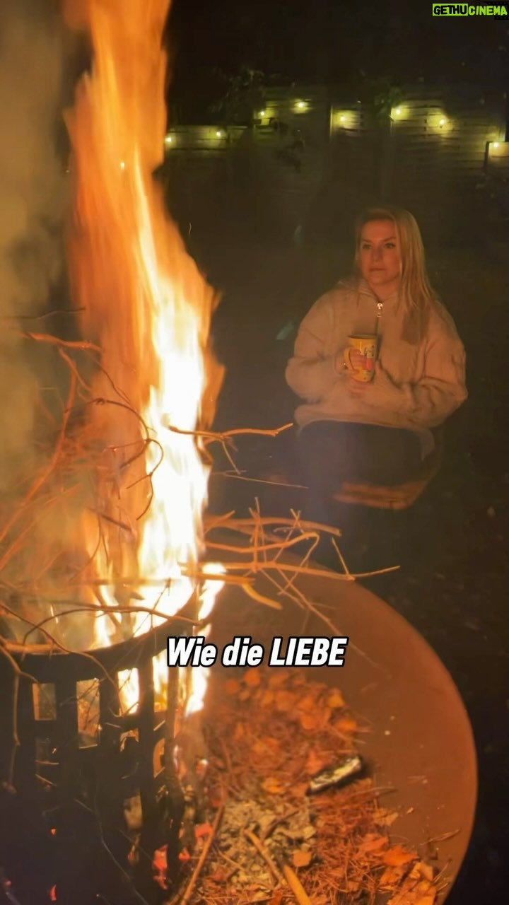 Jeanette Biedermann Instagram - #🙌 #jeanettebiedermann #neuersong #sing #neuemusik #musikverbindet #💞