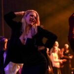 Jeanette Biedermann Instagram - WOW! #🥰 Was für ein Abend bei „YOUR SONGS" 2023! Ein Wahnsinns-Lineup mit Take That, Ronan Keating, Anastacia, Wincent Weiss, Zoe Wees, Wanda und Adel Tawil. Vielen Dank, an unsere einzigartige Band, an das Sinfonieorchester und jeden einzelnen hinter den Kulissen - dem ganzen Team! Es war magisch und wir werden noch lange in so schönen Erinnerungen schwelgen. Vielen Dank, an meinen wunderbaren Kollegen @gregormeyle , du bist so ein wunderbarer Mensch und Musiker, es war mir eine Freude mit dir zusammen als Gastgeber, im zweiten Jahr diese Show machen zu dürfen. Und was für schöne Musik an diesem Abend stattgefunden hat. Dürft ihr nicht verpassen! #😍 Und natürlich werdet ihr auch von mir dort einen brandneuen Song hören! #❤️‍🔥 Freut Euch auf den 15.12. dann läuft die Sendung 22:20 Uhr in der ARD @takethat @rokeating @anastaciamusic @adeltawil @wincentweiss @zoewees @wandamusik @gregormeyle @ard @ardmediathek #jeanettebiedermann #musik #tvshow #yoursongs #neuemusik #neuersong #musikistliebe