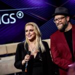Jeanette Biedermann Instagram - WOW! #🥰 Was für ein Abend bei „YOUR SONGS" 2023! Ein Wahnsinns-Lineup mit Take That, Ronan Keating, Anastacia, Wincent Weiss, Zoe Wees, Wanda und Adel Tawil. Vielen Dank, an unsere einzigartige Band, an das Sinfonieorchester und jeden einzelnen hinter den Kulissen - dem ganzen Team! Es war magisch und wir werden noch lange in so schönen Erinnerungen schwelgen. Vielen Dank, an meinen wunderbaren Kollegen @gregormeyle , du bist so ein wunderbarer Mensch und Musiker, es war mir eine Freude mit dir zusammen als Gastgeber, im zweiten Jahr diese Show machen zu dürfen. Und was für schöne Musik an diesem Abend stattgefunden hat. Dürft ihr nicht verpassen! #😍 Und natürlich werdet ihr auch von mir dort einen brandneuen Song hören! #❤️‍🔥 Freut Euch auf den 15.12. dann läuft die Sendung 22:20 Uhr in der ARD @takethat @rokeating @anastaciamusic @adeltawil @wincentweiss @zoewees @wandamusik @gregormeyle @ard @ardmediathek #jeanettebiedermann #musik #tvshow #yoursongs #neuemusik #neuersong #musikistliebe