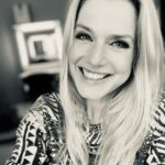 Jeanette Biedermann Instagram - *Sei du selbst! Alle anderen sind bereits vergeben.* *Oscar Wilde Samstagabend! Was geht bei euch? Ich mach Musik und ganz bald kommt wieder was! #😍 #jeanettebiedermann #musik #musikmachen #liederunterdemherzen #❤️‍🔥