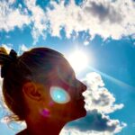Jeanette Biedermann Instagram - „Lauer Sommerwind vertreibt die Wolken. Was bleibt, ist blaue Klarheit“ #💙 Schönes Wochenende euch allen! #☀️ #jeanettebiedermann 🌅 #sun #sunshine #sky_collection #nature #skylight #sunrise #sunlover #beautiful #beautifulday #beautifulview #beautifullife #beautifultoday #beautifulplace #beautifulscenery #view #naturelovers #☀️ 🗾 #sky #clouds #skylovers #bluesky #blue #white #cloudwhisperers #naturegram #skyview #horizon 🤍🩵