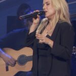 Jeanette Biedermann Instagram - „Your Song‘s“! Müsst ihr schauen #🤩! Ab jetzt in der @ardmediathek ! Unsere tollen Gäste heute Abend sind: @takethat @rokeating @zoewees @anastaciamusic @adeltawil @wincentweiss @wandamusik #💗 Wir haben gelacht, geweint, gefeiert und Livemusik gemacht. Alles, was es zu einem unvergesslichen Abend braucht! @gregormeyle #jeanettebiedermann #musik #livemusik #live #tvshow #yoursongs #takethat #ronankeating #anastacia #zoewees #adeltawil #wincentweiss #wanda #ard #ardmediathek #❤️‍🔥