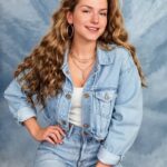 Jeanette Biedermann Instagram - #90syearbook #😂 Okay, ich konnte nicht widerstehen. Ich bin auch mit dabei! Da hat die K.I. mich zurück in die 90ziger geschleudert! #🤣 Naja, so richtig erkenne ich mich nicht! Aber am Ende der Fotogalerie kommen echte Bilder von mir aus den 90s! So sah die Realität aus! #😂😂😂😂 Wo sind die 90iger Kinder????? Was für ein schönes Jahrzehnt! Findet ihr nicht auch? Es war schön als Teenager in dieser Zeit….#🫠 Dieser schönen Zeit habe ich auch einen Song gewidmet „In den 90ern“ checkt mal aus bei Spotify! Oder auf euren gängigen Plattformen… #💘 #jeanettebiedermann #musik #inden90ern #song #90igerjahre #teenagegirl #teenagerzeit #throwback #❤️‍🔥