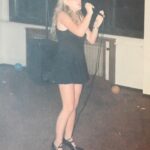 Jeanette Biedermann Instagram - #90syearbook #😂 Okay, ich konnte nicht widerstehen. Ich bin auch mit dabei! Da hat die K.I. mich zurück in die 90ziger geschleudert! #🤣 Naja, so richtig erkenne ich mich nicht! Aber am Ende der Fotogalerie kommen echte Bilder von mir aus den 90s! So sah die Realität aus! #😂😂😂😂 Wo sind die 90iger Kinder????? Was für ein schönes Jahrzehnt! Findet ihr nicht auch? Es war schön als Teenager in dieser Zeit….#🫠 Dieser schönen Zeit habe ich auch einen Song gewidmet „In den 90ern“ checkt mal aus bei Spotify! Oder auf euren gängigen Plattformen… #💘 #jeanettebiedermann #musik #inden90ern #song #90igerjahre #teenagegirl #teenagerzeit #throwback #❤️‍🔥