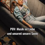 Jeanette Biedermann Instagram – Sich gegenseitig gut tun, darum geht’s! #😍 Ich wünsche euch ein wundervolles Weihnachtswochenende. #✨ #jeanettebiedermann #musik #neuemusik #neuersong #sing #🎤