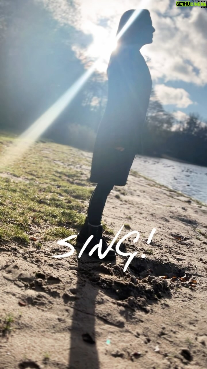 Jeanette Biedermann Instagram - „Vergiss nicht, stolz zu sein, auf alles, was Du bereits erreicht hast“ #🤗 #jeanettebiedermann #musik #gedanken #neuemusik #neueslied #sing #💖