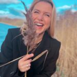 Jeanette Biedermann Instagram – Wir hatten viel Spaß beim drehen dieser schönen Videos! #😂 #jeanettebiedermann #musik #neuemusik #sing #😍