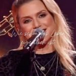 Jeanette Biedermann Instagram – Neulich in Leipzig! #🤩 „Musik ist die älteste und schönste Sprache der Welt“ #🎶 Ich wünsche euch eine wunderschöne und zauberhafte Vor-Weihnachtszeit! #jeanettebiedermann #musik #neuemusik #neuersong #sing #🎤🎤