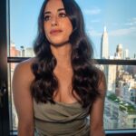 Jeanine Mason Instagram - #RoswellNM Comic-Con @ Home! Join our alien fam for the @cwroswellnm panel at 3:00pm PT today. Kills me not to be seeing you all in person, some day soon 💚 Makeup: @carolinadali Hair: @marcmena Stylist: @sandyphanstyle Dress: @jacquemus Shoes: @aminamuaddi