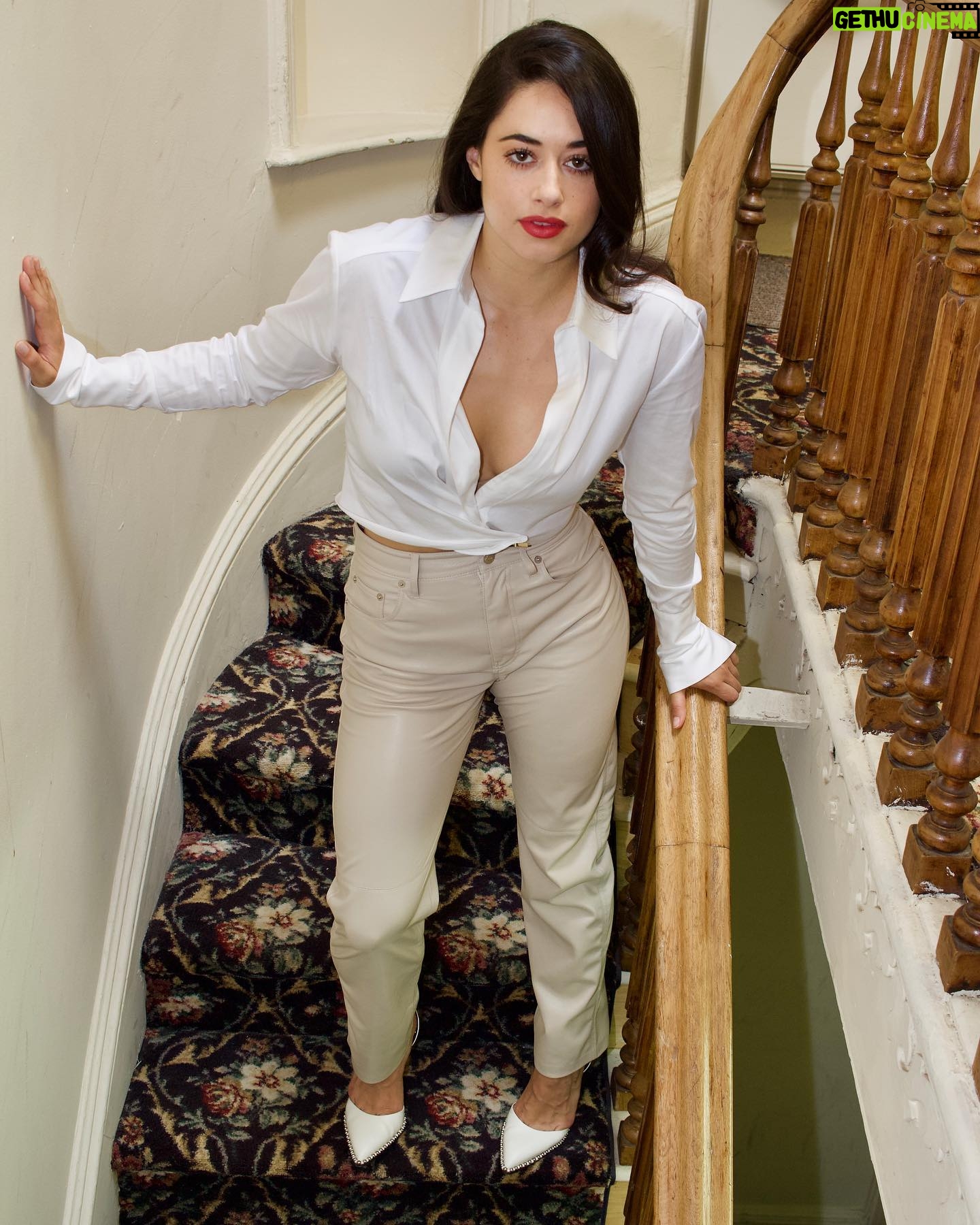 Jeanine Mason - 12.4K Likes - @the.baremag 🤍