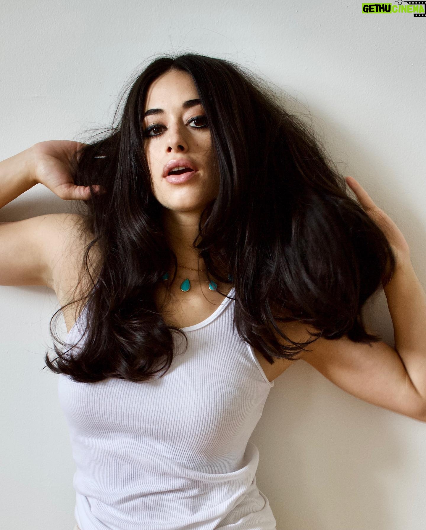 Jeanine Mason - 15.5K Likes - Turquoise, youāre my favorite. Little bit of New Mexico wherever I go.
Hair ⢠@marcmena. Makeup/Photographer ⢠@tina_turnbow. For @the.baremag