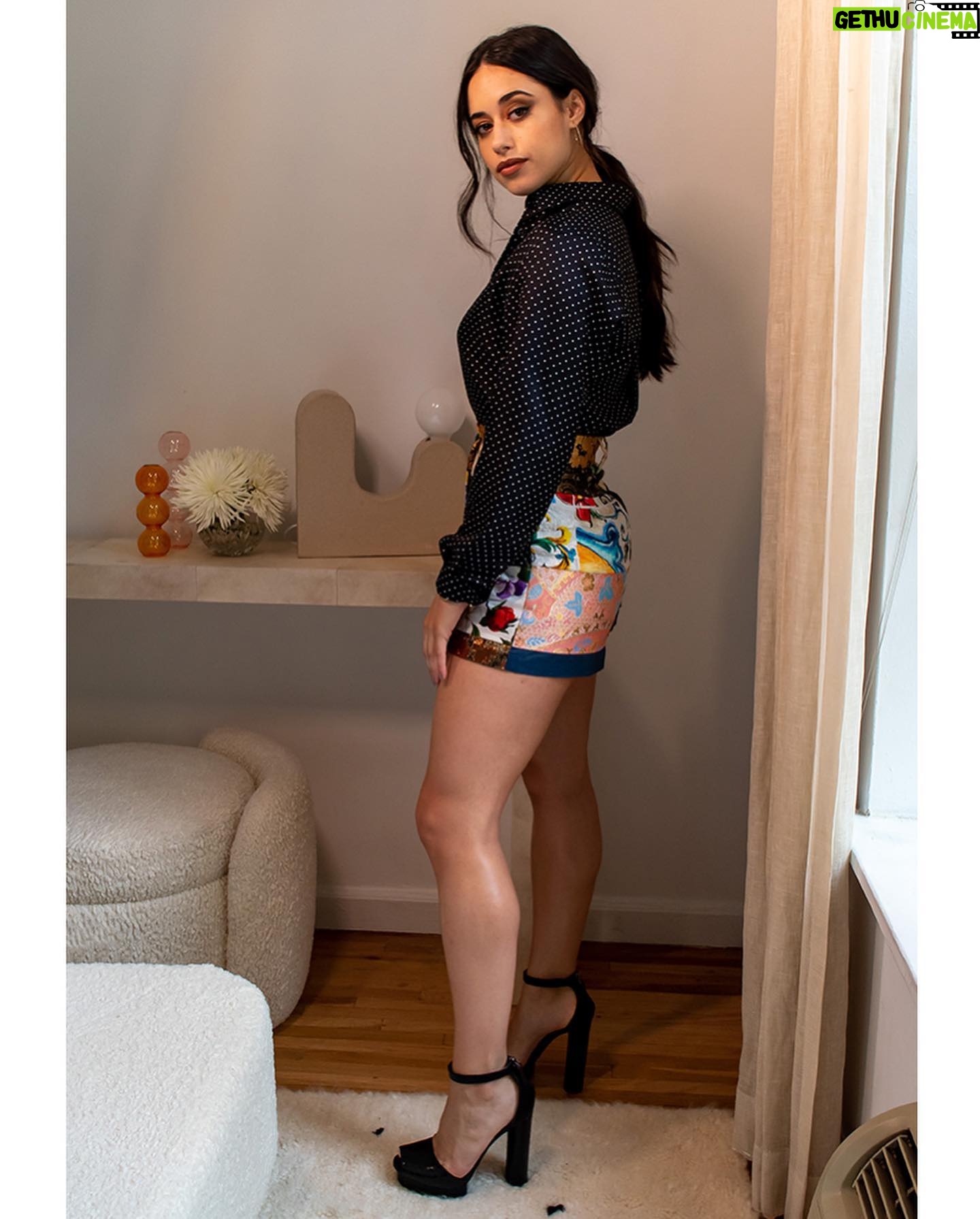 Jeanine Mason - 15.8K Likes - A look that says āweāve made contactā. Happy premiere day alien fam. ššš
Tonight! @cwroswellnm at 8/7c on @thecw
Makeup: @jezzhill
Hair: @claraleopard
Stylist: @the_jorgemorales
Clothes: @dolcegabbana
Shoes: @tomford
Necklace: @baublebar
Earrings: @stoneandstrand