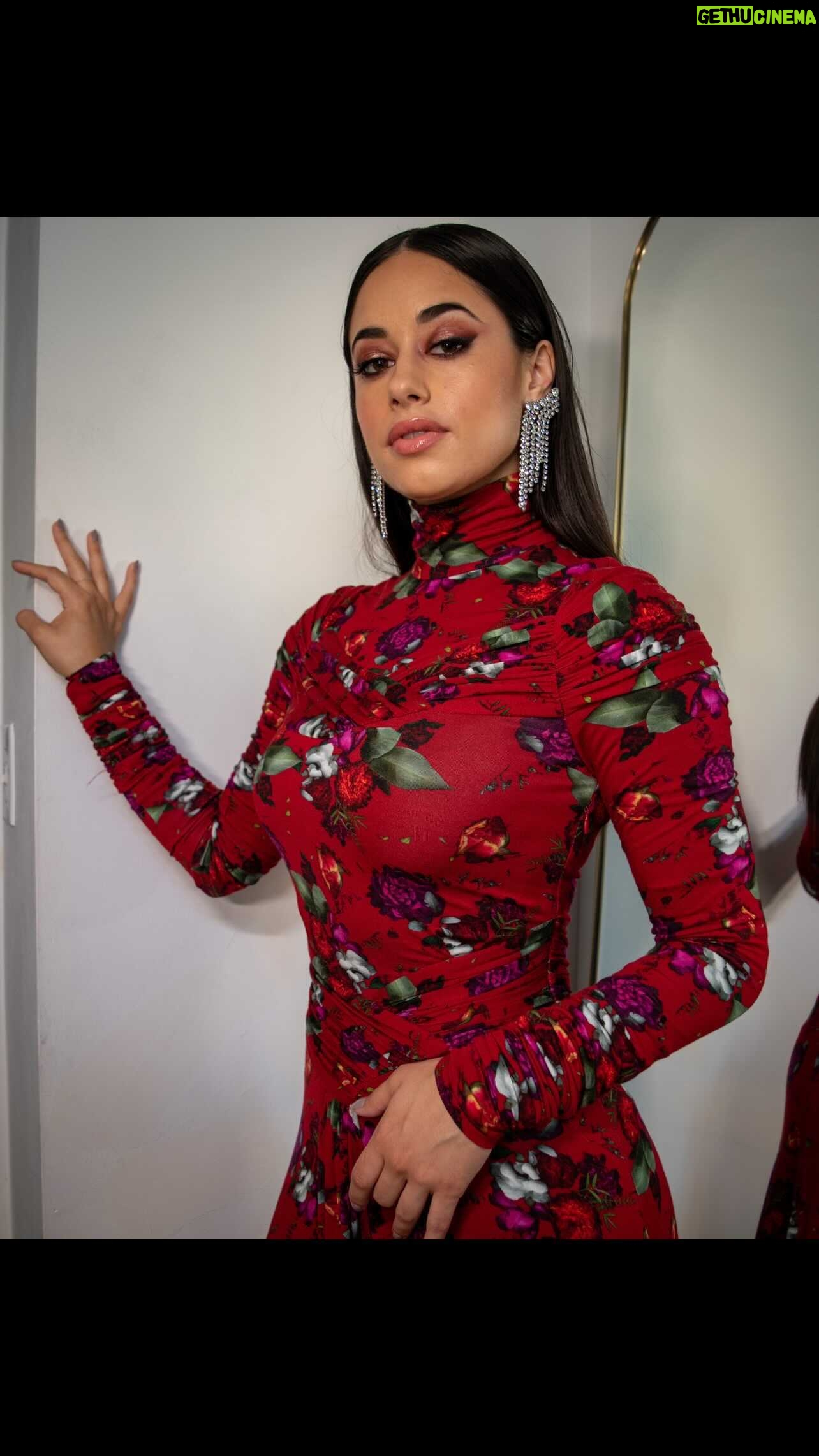 Jeanine Mason Instagram - Morning show tour entirely from NYC. 🛸 Thank you to all the friends, in all the cities, for supporting our little alien show and for putting up with me. Makeup: @killahcamz Hair: @seijinyc Stylist: @the_jorgemorales Dress: @prabalgurung Shoes: @gucci Earrings: @isabelmarant