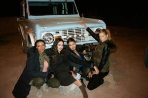 Jeanine Mason Instagram - Happy finale! I could not be prouder of our Season 3.

To the new friends who joined us in the pod squad during this particularly difficult time to be making television, you are rockstars @sibongile @stevenakrueger @quentinplairjr @iamdaviddesantos #GillianVigman. To my day 1 cast, I adore you forever. To our show runner #ChrisHollier for his immense leadership. To our COVID team. To my costumer @brittneelynn who keeps me sane and toasty. To our camera dept, our stunts, our PAs…Every single glorious piece of our pod squad. I love you team #RoswellNM 
“In pod we trust” - @lilycowles