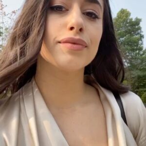 Jeanine Mason Instagram - Day at the WHITE HOUSE supporting #FlaminHot movie. I’m so proud of our community, the way we rally behind each other. It has made all the difference in my life. Honored to be here in support of a beautiful movie about facing perpetual underestimation in the face of adversity but having the desire and will to fight for what you believe in. @evalongoria directed the hell out of it! And @annieggonzalez & @jessejohngarcia are unbelievable. Go watch #FlaminHot on @hulu & @disneyplus! 

Texts with my bestie @katiegrossbard. White House is our Bravo!