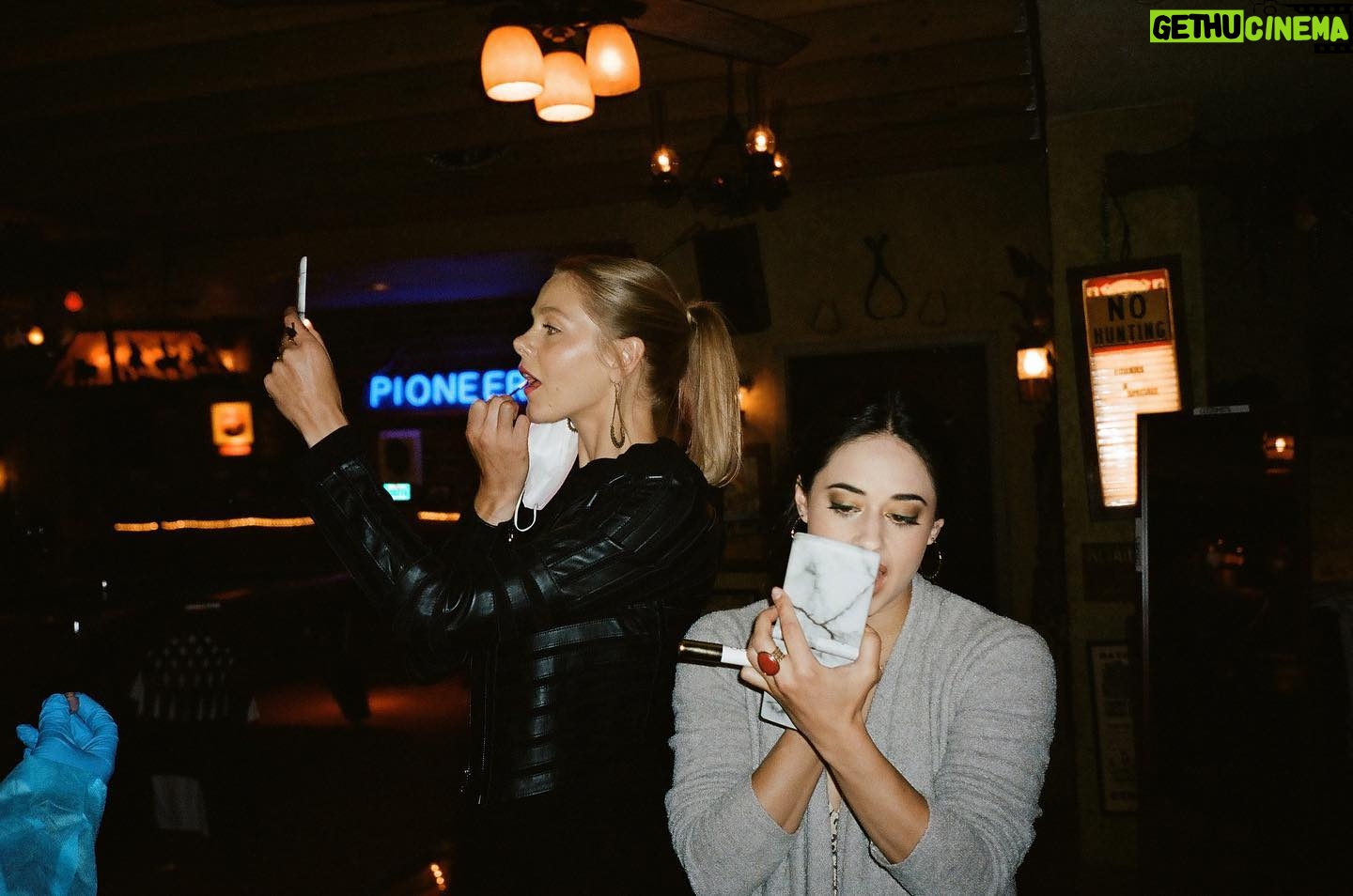 Jeanine Mason - 12.2K Likes - One month till @cwroswellnm. I love this crew and I can’t wait for you to see them shineee. #RoswellNM #SeasonTHREE #Vlamily
