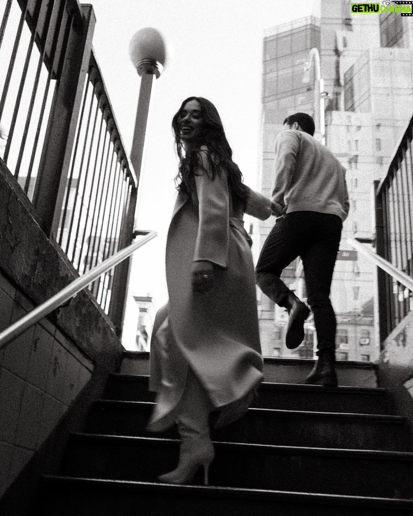 Jeanine Mason - 15K Likes - Blurry pics in the city con el mĆo. Thanks for all the love friends.
By @mcguiremcmanus š¤š¤