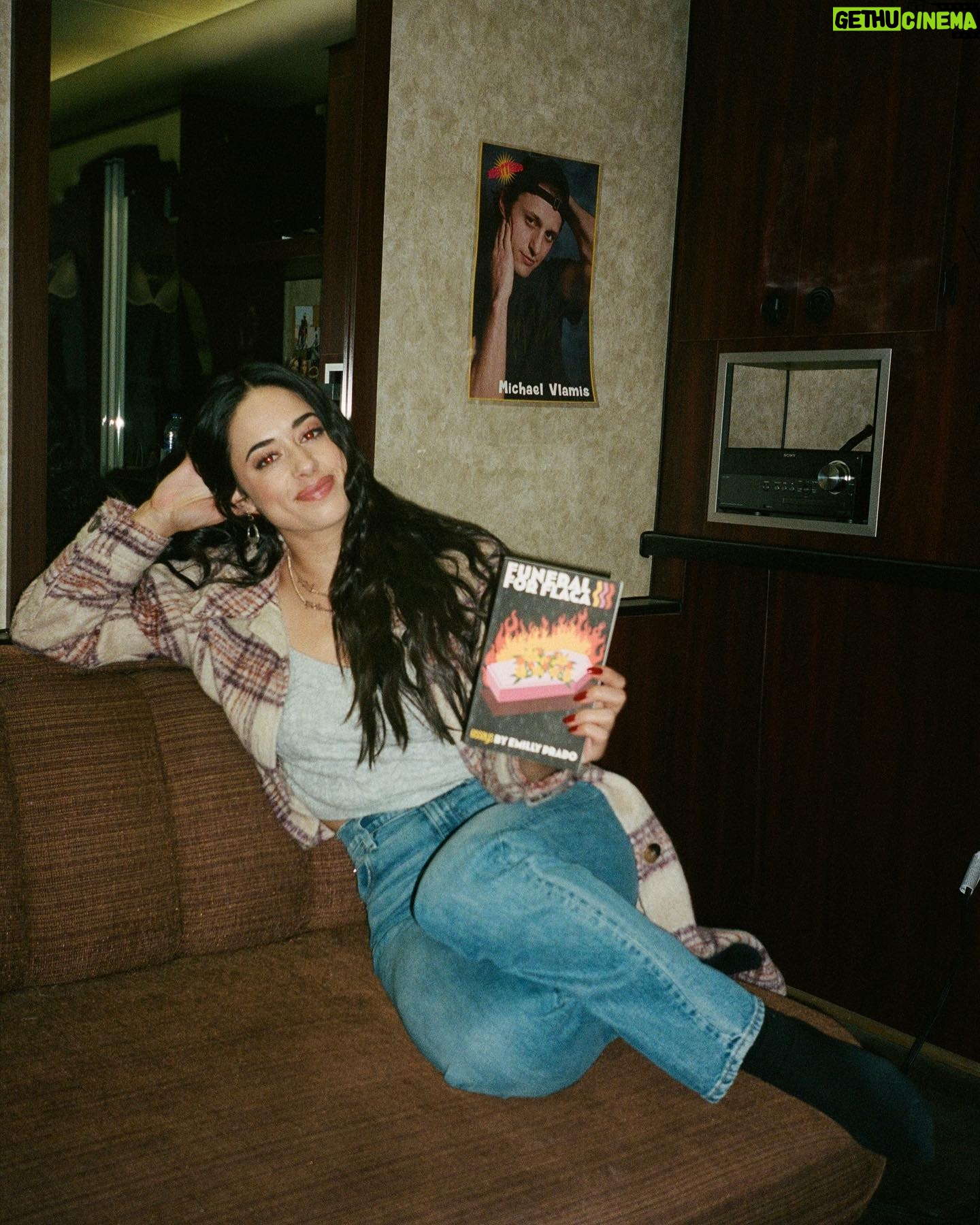 Jeanine Mason - 10.4K Likes - One last go! The final season of @cwroswellnm premieres tonight on @thecw at 8pm. I am so proud of what this crew has in store for you. The proudest. Send them some love in the comments below!
Bookclub’s back. Sharing the Latina voices that helped build Liz Ortecho for Season 4. The women & words that danced in my head all season long. First up, “Funeral for Flaca” by @emillygprado. A must read. Get this booook. #J9sbookclub #ReadswellNM #FuneralForFlaca