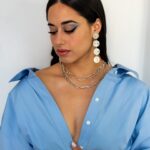 Jeanine Mason Instagram - This TV scientist and her aliens are nearly back. @cwroswellnm 👽 Also, #soscuba. Please help amplify the voices of Cubans on the island fighting for their lives and country. #vivacubalibre Stylist: @the_jorgemorales Makeup: @carolinadali (Genius with the dusty blue eye!) Hair: @jessibutterfield Dress shoes : @alexanderwangny Earrings: @alebremerjewelry Necklaces: @anotherfeather & @shopmachete Bracelet: @rebeccapintojewelry Rings: Reggie Studio & @youngfrankk