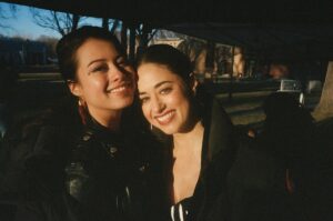 Jeanine Mason Instagram - I don’t know how a girl can get so lucky. Thank you to all the artists, technicians, powers that be and aliens that lent a little of their magic to our show. I will love you forever for it. And to all of you, for the last four years in the desert. Here’s to a lifetime of being confused for @ambermidthunder & being called @michaelvlamis, wouldn’t want it any other way. @cwroswellnm #RoswellNM 👽