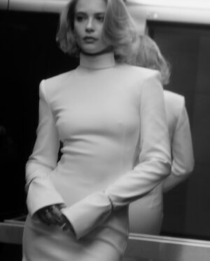 Jeanne Goursaud Instagram - NETFLIX CONTENT SHOW for EXTERRITORIAL (on Netflix in autumn/ winter) 
Fotos Robin Kater 
Styling Luisa Probst @sportmax @bulgari 
Beauty Philipp Verheyen 
Beauty Assistant Till Zettl 
Prod Martensgarten