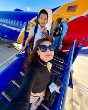 Jeannie Elise Mai Instagram - Colorado is so gorgeous rn ⛰️🎃🍂🌳🍁 oh life update! I am suffering from nerve damage & lost use of my left arm for now but life is still beautiful 💖 she’s also bringing back the neck scarf hehe 🙂