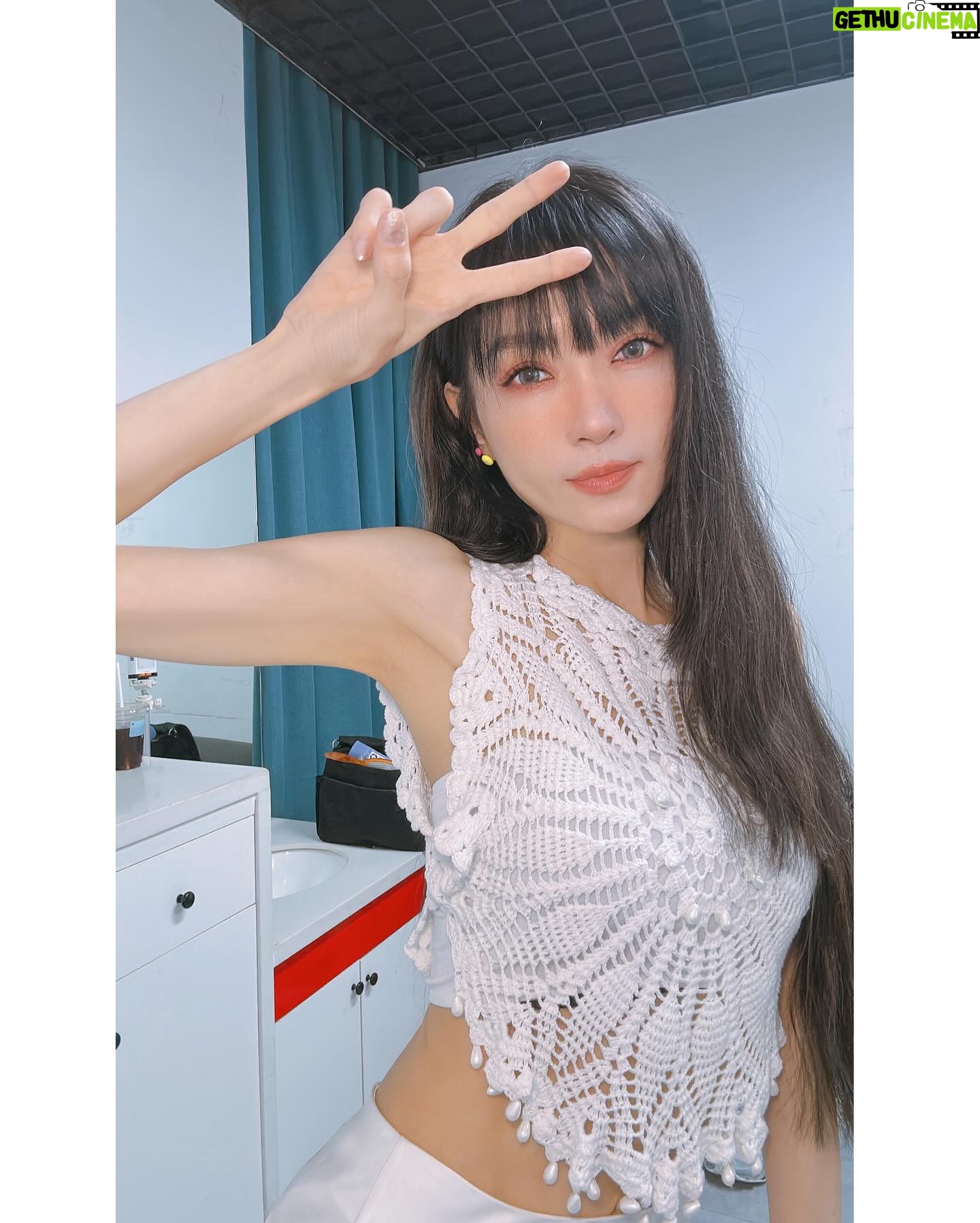 Jeannie Hsieh Instagram - 美瘋🔥🔥🔥 #乘風2024 #浪姐5 COSMO 雜誌拍攝花絮