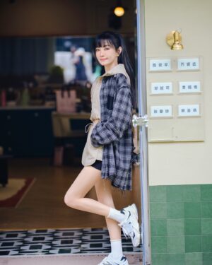 Jeannie Hsieh Instagram - 永遠帥氣又認真的自己😎