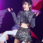 Jeannie Hsieh Instagram – 2023的最後一天，姐拼盡了全力，為了承諾要把跨年的氣氛找回來，為了想要滿足姐寶點歌、還把月彎彎給Remix………..不管歌曲、舞蹈、道具、服裝、視覺效果，都是滿滿的誠意，我自己都不敢想成本到底多令人心慌😂😂😂這樣的節目在跨年舞台…………🫣到底還有誰會跟我一樣瘋！
#我真是個瘋子
#看一次少一次
#下次沒道具沒舞者也別太訝異
#唱歌給想聽的人聽是種幸福
#有唱到你點的歌舉手✋
#月彎彎Remix跨年限定