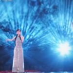 Jeannie Hsieh Instagram - 兩個舞台 兩個完全不一樣的謝金燕 為了這舞台 姐可拼盡了全力…… 現在才po…..姐可真沒空玩手機呀…. 這兩個片段還是歌迷剪的😂😂😂 要不…再剪一個更完整的給姐🤣🤣 #招牌動作 #蜀繡