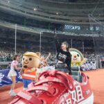 Jeannie Hsieh Instagram - 我會永遠記得這一刻！ 能成為站上台北大巨蛋開唱的第一人， 是無與倫比的榮耀與驕傲！ 大家期待了32年的台北大巨蛋， 居然讓謝金燕擁有了這個大頭彩。 結束今日行程回到家中， 還是無法停止內心興奮的心情， 能與台北大巨蛋共享榮耀 共創歷史 ， 姐姐真的是太太太幸運了❤️ #台北大巨蛋 #亞洲棒球錦標賽 #jeanniehsieh #20231203