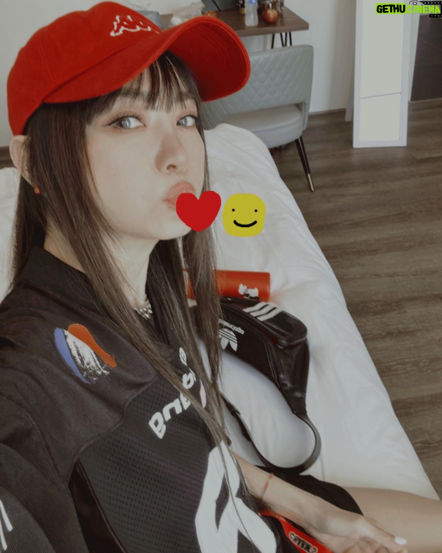 Jeannie Hsieh Instagram - 110公分大長腿🤩 #loved #❤️