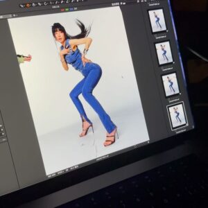 Jeannie Hsieh Instagram - 腿比命還長😆😆😆
COSMO雜誌拍攝花絮