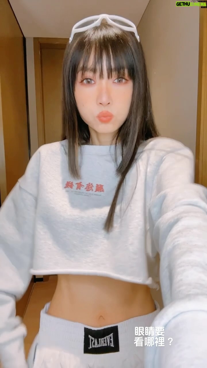 Jeannie Hsieh Instagram - 更新!馬甲線最新狀態😎 #唯有自己才能超越自己